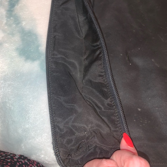 Stylish Prada bag - Picture 6 of 9